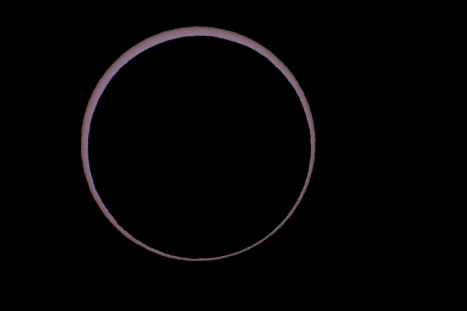 foto van de zonverduistering in spanje net na het Hoogtepunt 